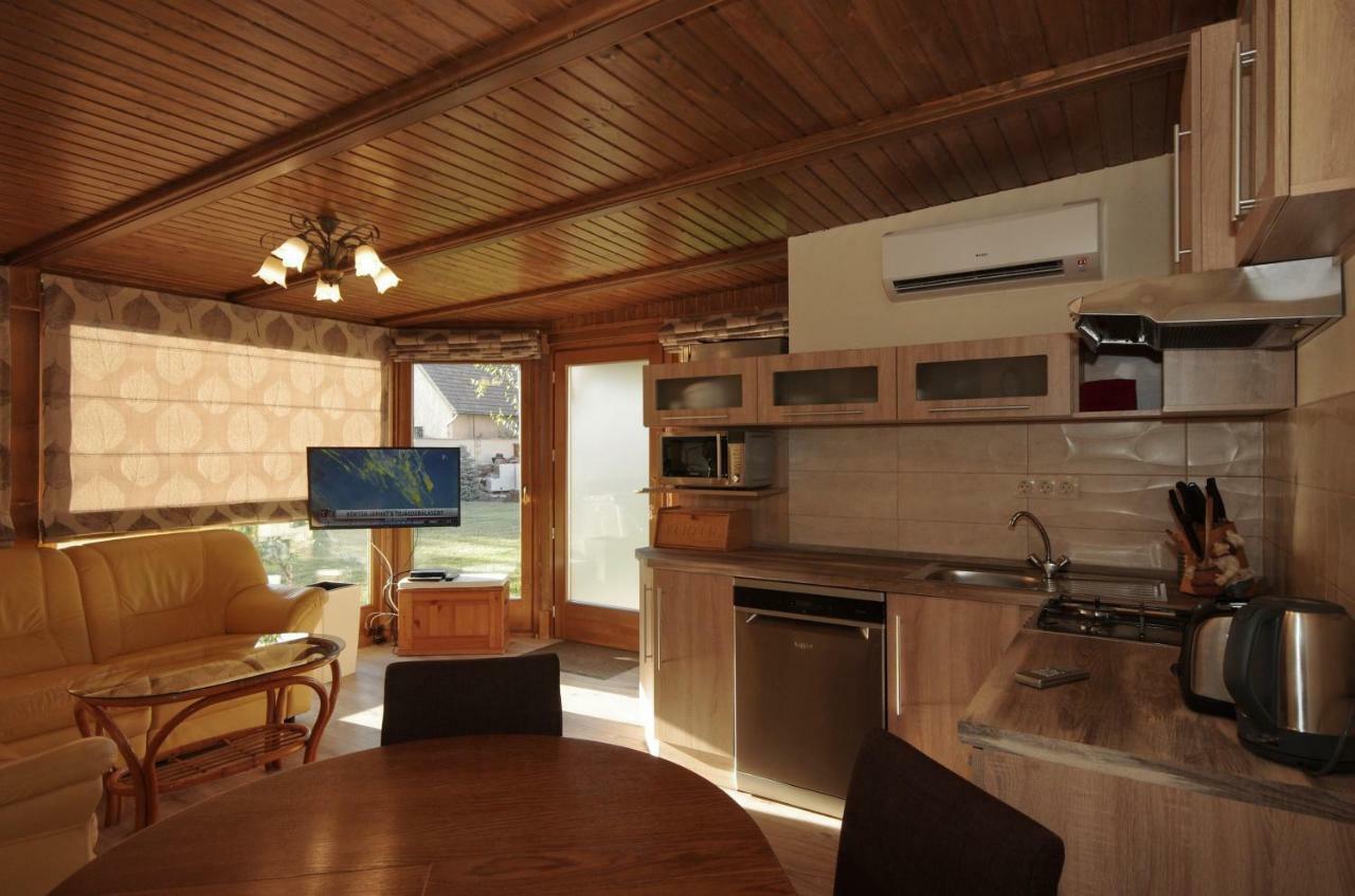 Matyas Apartmanhaz ギュラ エクステリア 写真